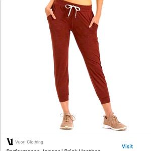 Vuori performance joggers